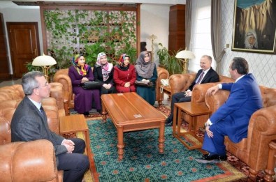 Nevşehir Valisi Ceylan, Kadın Kur'an Kursu Öğreticilerini Kabul Etti
