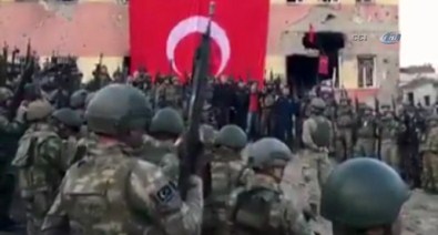 Sur Sokakları 'İstiklal Marşı'yla Yankılandı