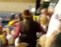 GRUP GENÇ - Trump’ın mitinginde protestocuya yumruk