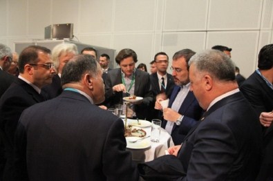 Turizm Bakanı Ünal'dan Gaziantep Standına Özel İlgi