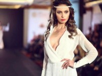 Ünlü Manken Tuğçe Aral, 'Kadına Şiddete Hayır' İçin Podyumda Yer Aldı