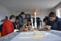 AHMET ÇıNAR - Vali Çınar'dan Tatso'nun El Sanatları Kursuna Ziyaret