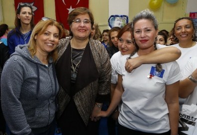 'Ver Kiloyu Al Altını' Yarışmasıyla 976 Kilo Verdiler