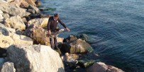 ASKER FİRARİSİ - Balıkçı Oltasına Takılanı Görünce Şaşkına Döndü