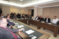 TEOMAN - Bayburt Belediye Başkanı Memiş, Müteahhitlerle Bir Araya Geldi