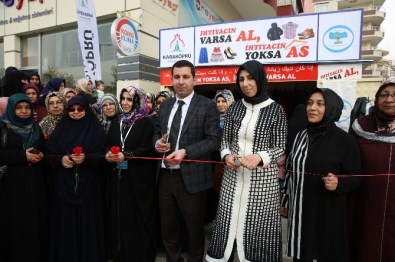 Karaköprü'de Askıda Giysi Kampanyası