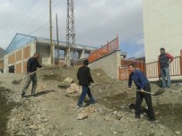 SAĞLIK MESLEK LİSESİ - Okul Yolları Onarılmayı Bekliyor