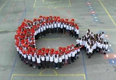 Pazarcıdan Öğrenciye, 7'Den 70'E Herkes İstiklal Marşı'nı Okudu