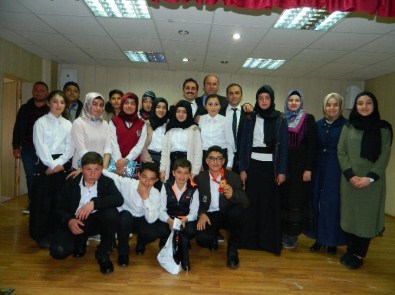 Posof Aşık Müdami Anadolu İmam Hatip Lisesi Mehmet Akif'i Andı