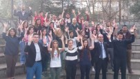 ENGELLİ ÖĞRENCİ - Üniversiteli Gençler İşaret Dili Öğreniyor
