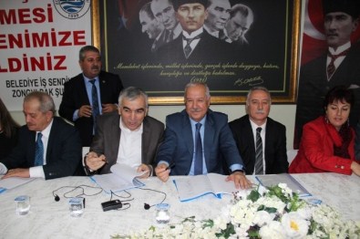 Zonguldak Belediyesi İle Belediye İş Sendikası Arasında Toplu İş Sözleşmesi İmza Töreni Gerçekleştirildi