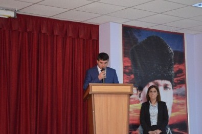 Adilcevaz'da Mehmet Akif Ersoy'u Anma Programı Düzenlendi