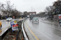 SIHHİYE - Atatürk Bulvarı'nın Sıhhiye Köprüsü İle Opera Köprüsü Arasındaki Yola Bariyer Döşendi