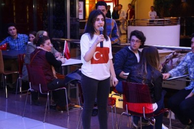 AVM, İstiklal Marşı İle Yankılandı