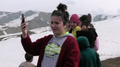 Bu Köyde Telefon Çekmiyor