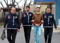 KIZ MESELESİ - Çocukluk Arkadaşını, Otomobilini Duvara Çarptığı İçin Öldürmüş