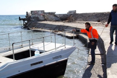 Didim'de İsimsiz Ve Sahipsiz Tekneler Kaldırılıyor