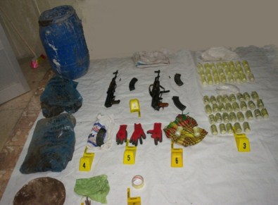 Diyarbakır'da Silah Ve Mühimmat Ele Geçirildi