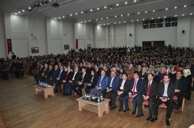 İstiklal Marşı'nın Kabulü Ve Mehmet Akif Ersoy'u Anma Programı Düzenlendi