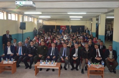 İstiklal Marşının Kabulü Selendi'de Kutlandı