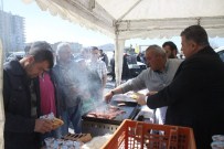 Kayseri Ticaret Borsası Tarım Fuarı'nda 5 Bin Sucuk Ekmek Dağıttı