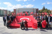 AK PARTI GENÇLIK KOLLARı - Niğde AK Parti Gençlik Kolları İstiklal Marşının 95. Yıl Dönümü Kutladı