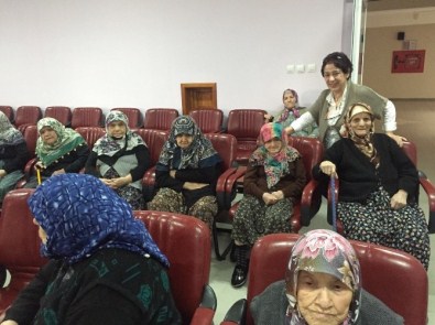 Rumelili Kadınlardan Huzur Evi Sakinlerine Ziyaret