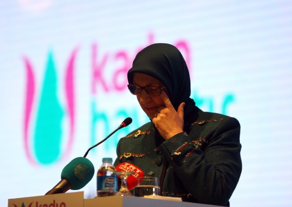 Bakan Ramazanoğlu gözyaşlarını tutamadı