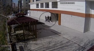 Önce Kameraya Ardından Polise Yakalandılar