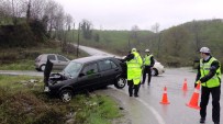 Akçakoca'da Trafik Kazası Açıklaması 2 Yaralı