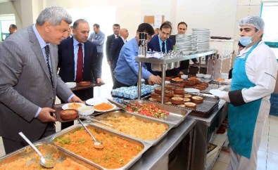 Başkan Karaosmanoğlu, Seoıl Türkiye Fabrikasını Gezdi