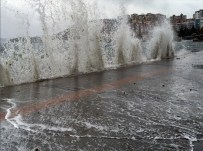 DENİZ ULAŞIMI - Çanakkale'de Deniz Ulaşımı Durdu
