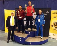 Hollanda'da Zirve Türkiye'nin