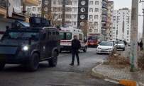 DİYARBAKIR EMNİYET MÜDÜRLÜĞÜ - Hücre Evine Operasyon Açıklaması 1 Terörist Öldü, 1 Terörist Yaralandı