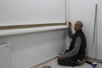 İbrahim Usta Fırça Atarak Ekmek Kazanıyor