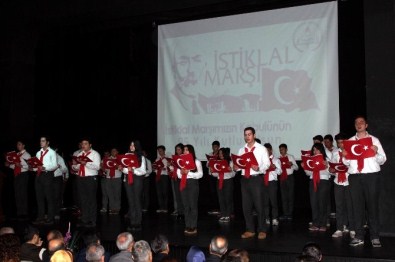 İstiklal Marşı'nın Kabulü Törenle Kutlandı