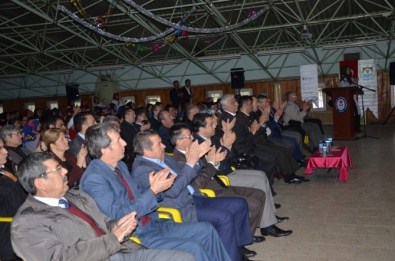 İznikli Öğrenciler İstiklal Marşı'nın Kabulünü Kutladı