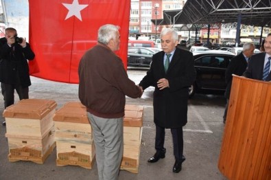 Karabük'te Arı Üreticilerine Kovan Desteği