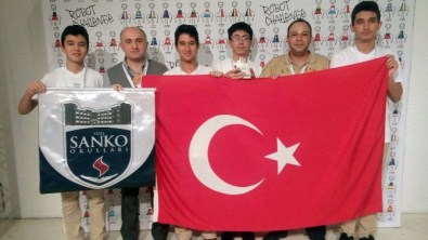 Özel Sanko Okulları'nın Dünya Şampiyonluğu Başarısı