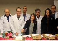 TıP BAYRAMı - Tıp Bayramı'nı Pasta Keserek Kutladılar