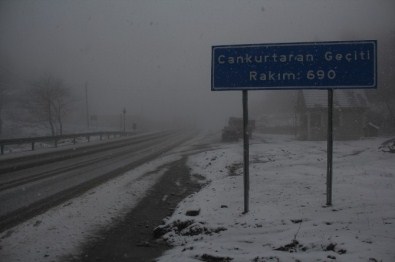 Artvin Cankurtaran Geçidi'nde Kar Yağışı Başladı