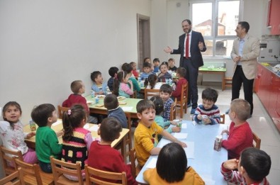 Başkan Ayaz Vali İhsan Dede Okulunu Ziyaret Etti