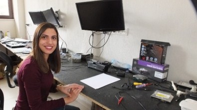 Burhaniye'de Bayan Bilgisayar Tamircisi