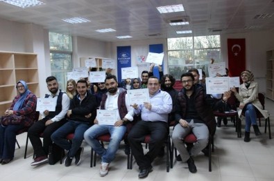 Genç Girişimciler Sertifikalarını Aldı