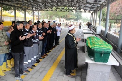 Gaziantep'te Boğularak Yakılan Kadın Cesedi Mezarlık Görevlileri Tarafından Defnedildi