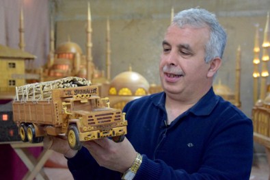 Hayal Ettiği Herşeyin Maketini Yapıyor