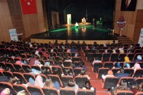 AKSARAY BELEDİYESİ - Mehmet Akif Ersoy'u Anlatan Tiyatro Sahnelendi