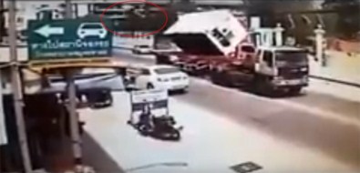 Metrelerce yükselikteki vinçten aşağı böyle düştü