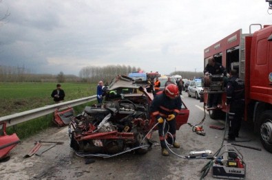 Sakarya'daki Kazada Ölen Aile Son Yolculuğuna Uğurlandı