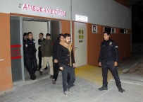 Terör Operasyonu'nda Gözaltına Alınan Zanlılar Sağlık Kontrolünden Geçirildi